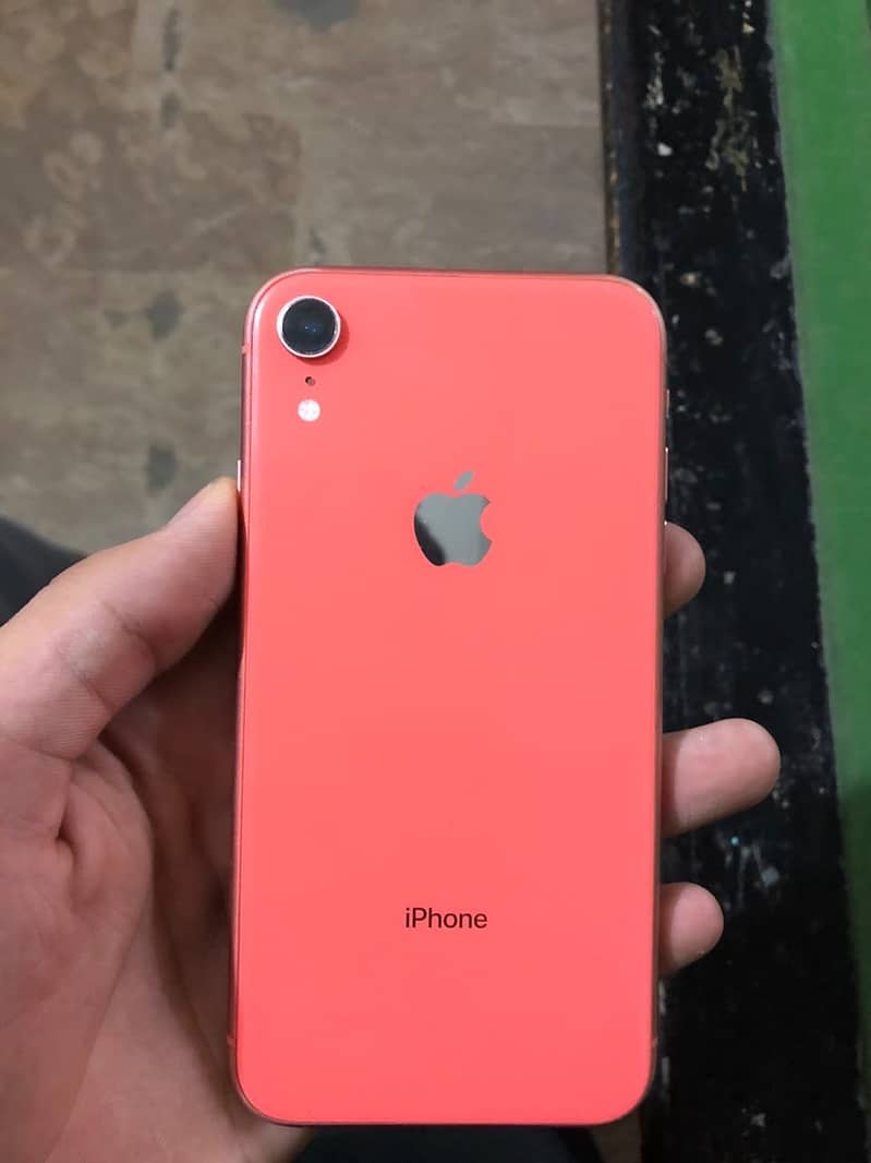 iPhone XR 3