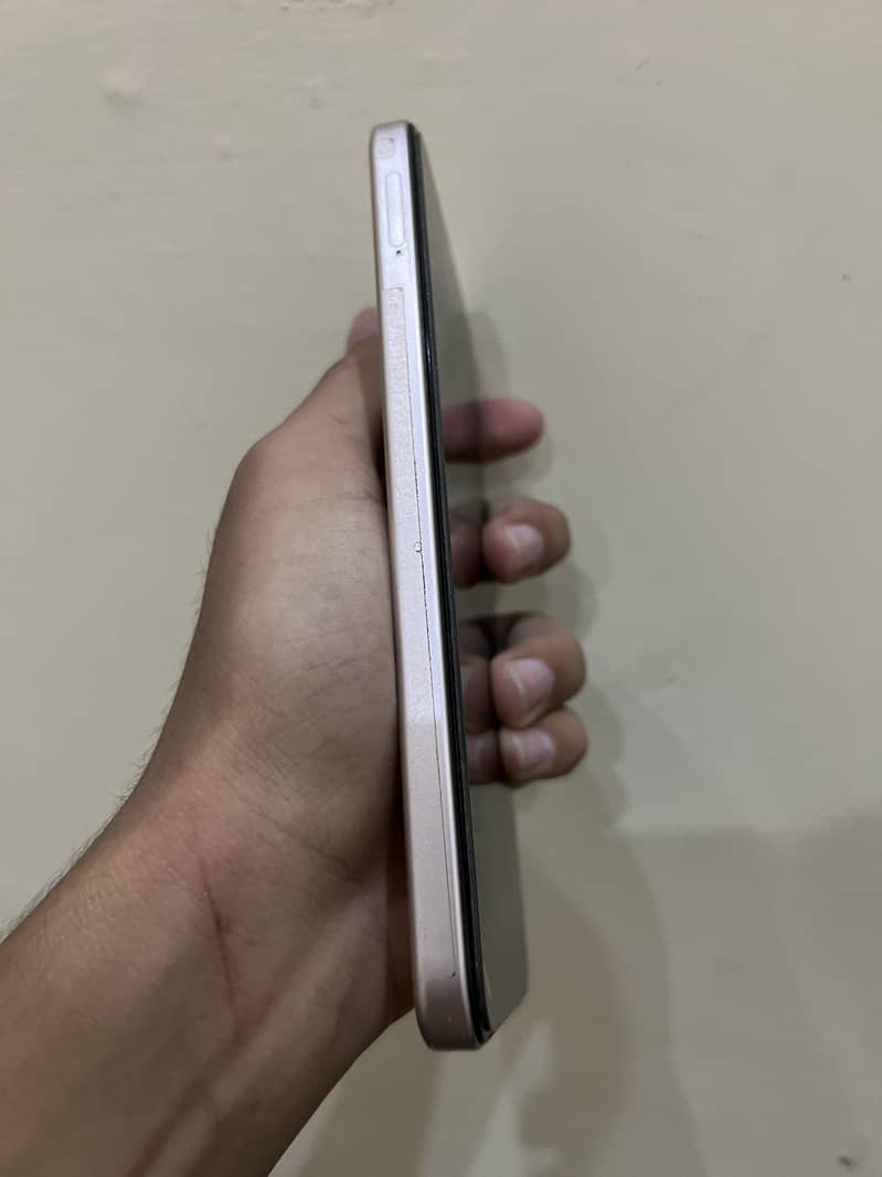 OPPO A6 4