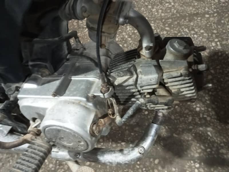 UNIQUE CD 70 SEALD ENGINE 4