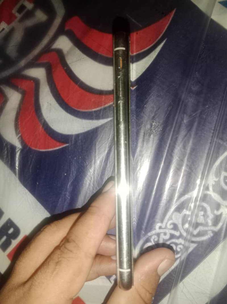 Apple iPhone X 3
