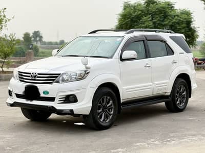 Toyota Fortuner V 2016