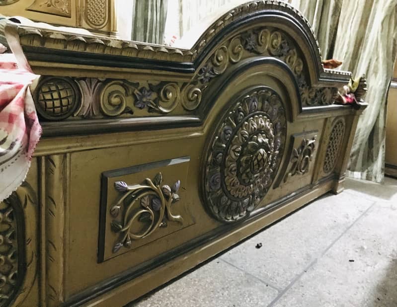 Bed , Dressing Table , Side tables 3