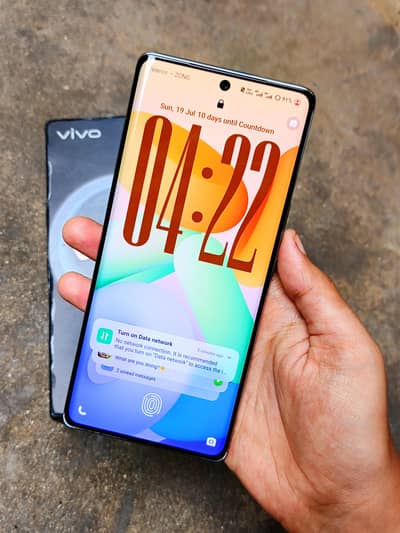 Vivo V30e 5G 16/256 with complete accessories