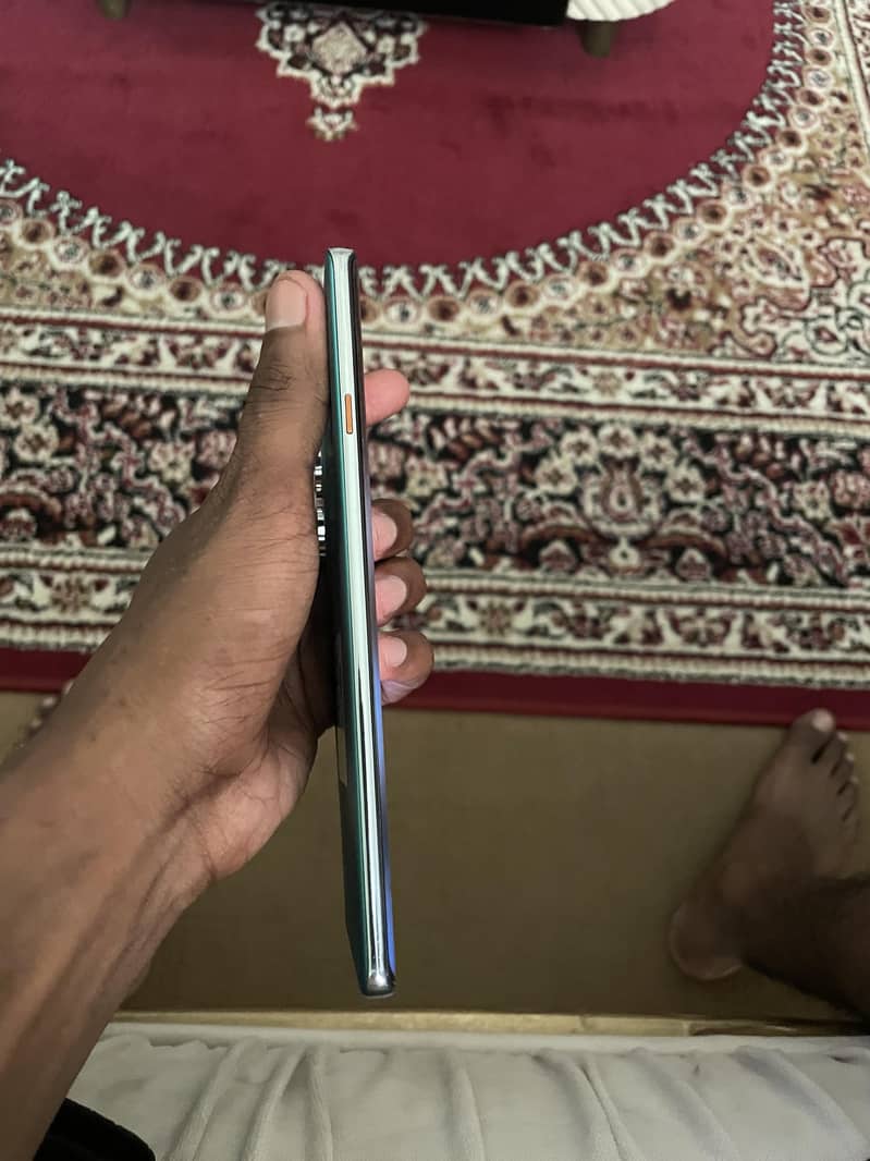 Tecno CAMON 40 Pro 4