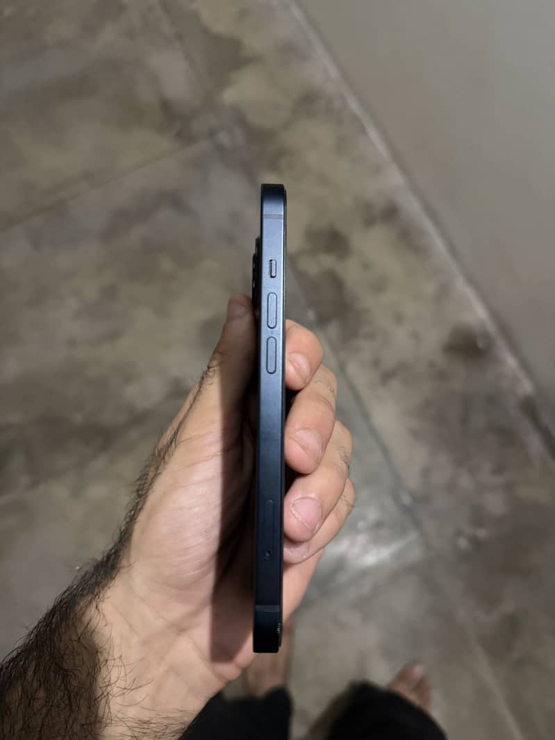 Apple iPhone 13 1