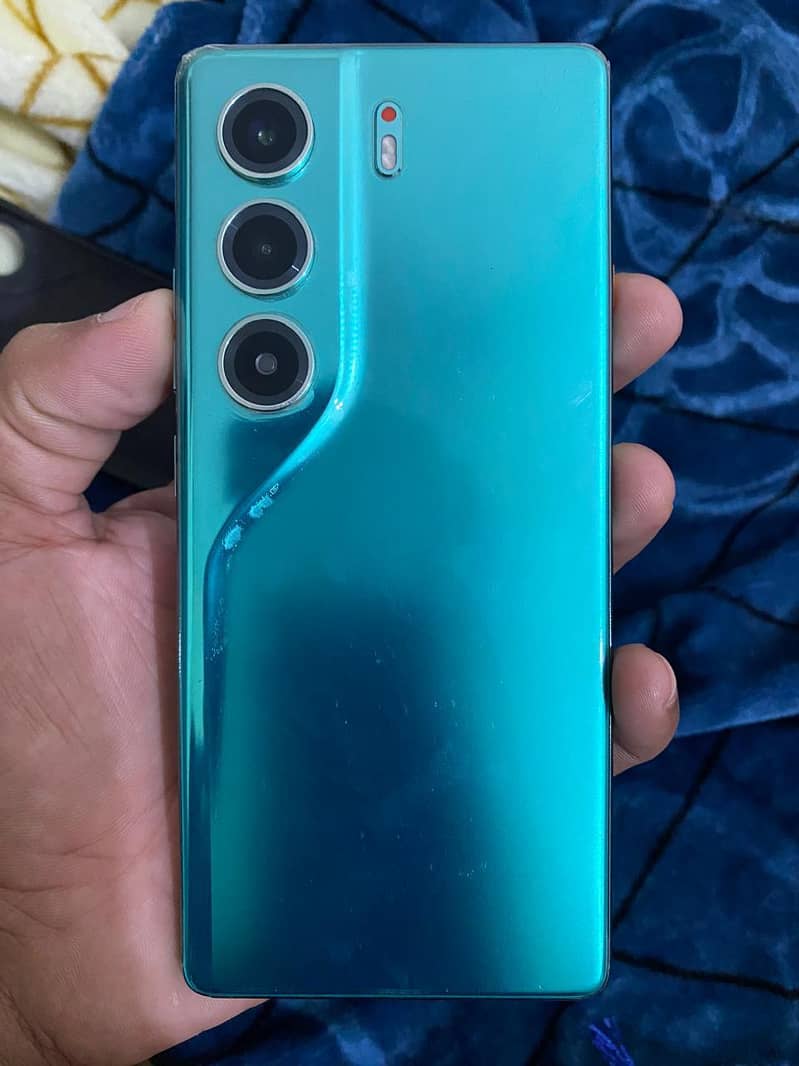 Tecno CAMON 40 0