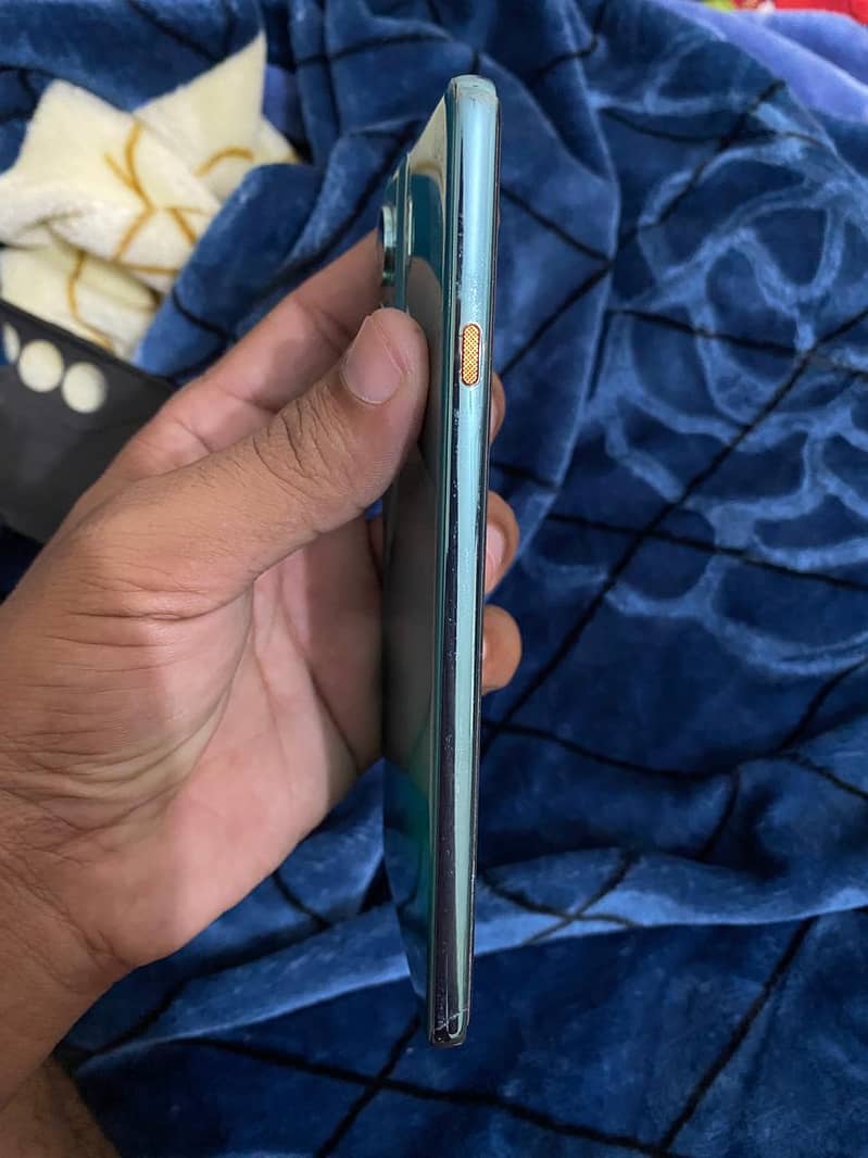 Tecno CAMON 40 4