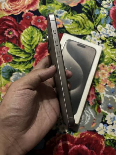 iPhone 15 pro Max 512 GB with box
