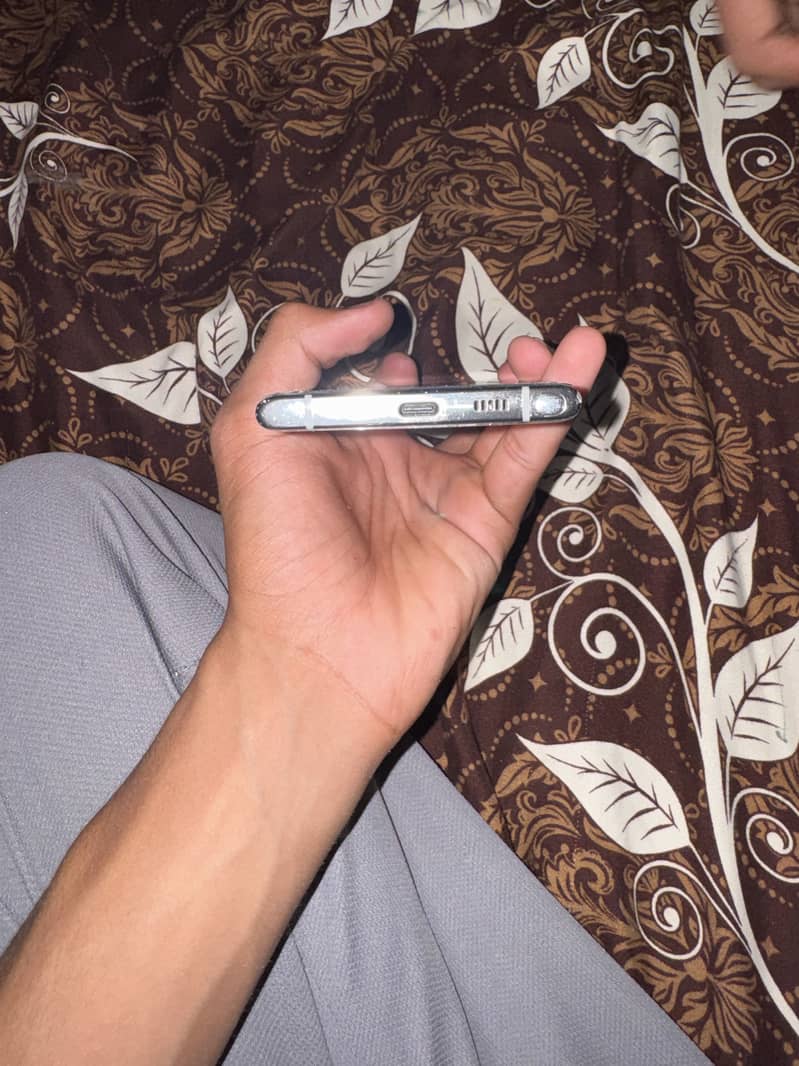Samsung Mobile Note 10 Plus 3