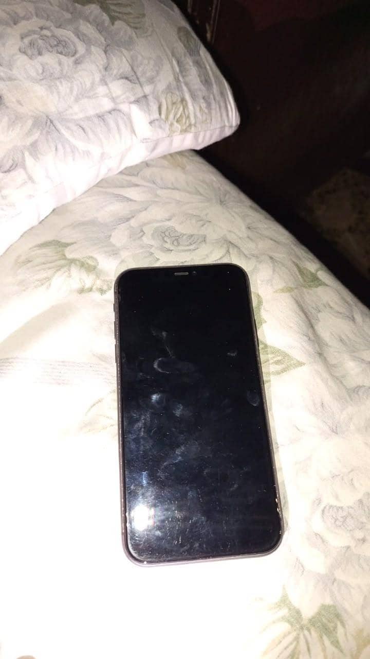 Apple iPhone 11 3