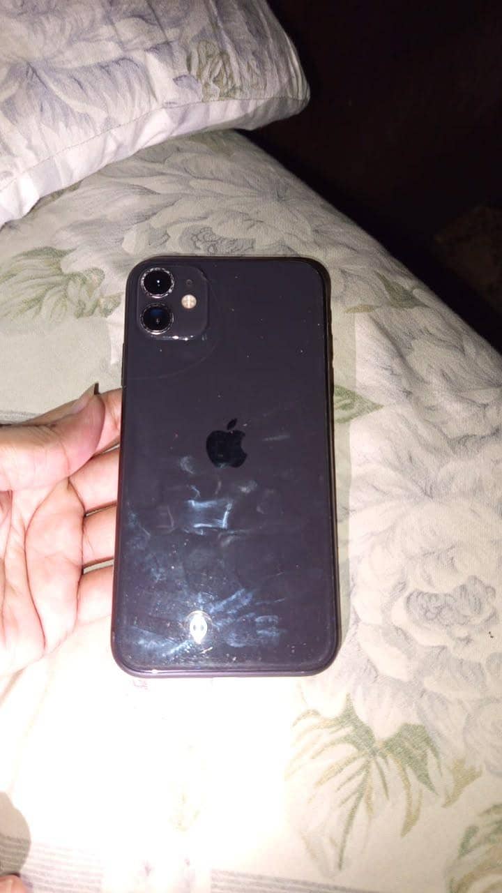 Apple iPhone 11 4