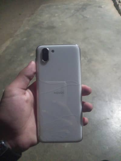 Sharp Aquos R2
