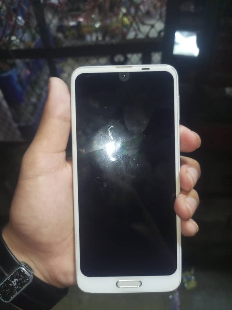 Sharp Aquos R2 2
