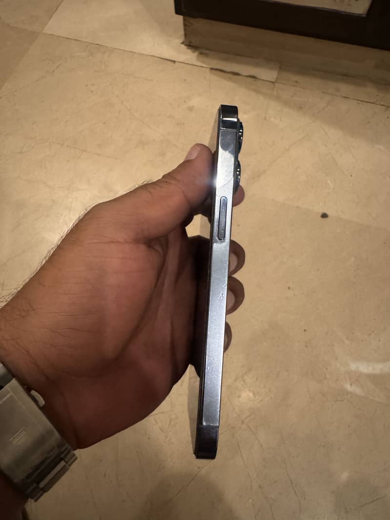 Apple iPhone 13 Pro 6