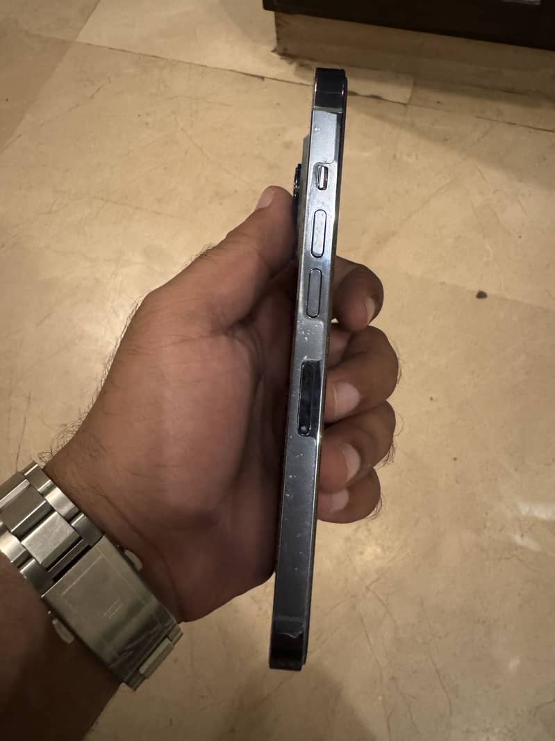Apple iPhone 13 Pro 8