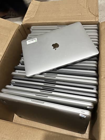 MacBook Pro 2017 15” 16gb 512gb ssd 4gb graphic