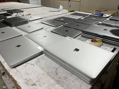 MacBook Pro 2019 15” 16gb 256gb ssd 4gb graphic  2017 13” 16/512