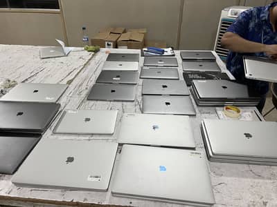 MacBook Pro 2019 15” 16gb 256gb ssd 4gb graphic  2017 13” 16/512