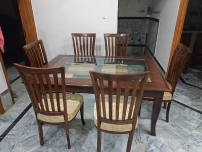 Dining Table with Six pouche Chair