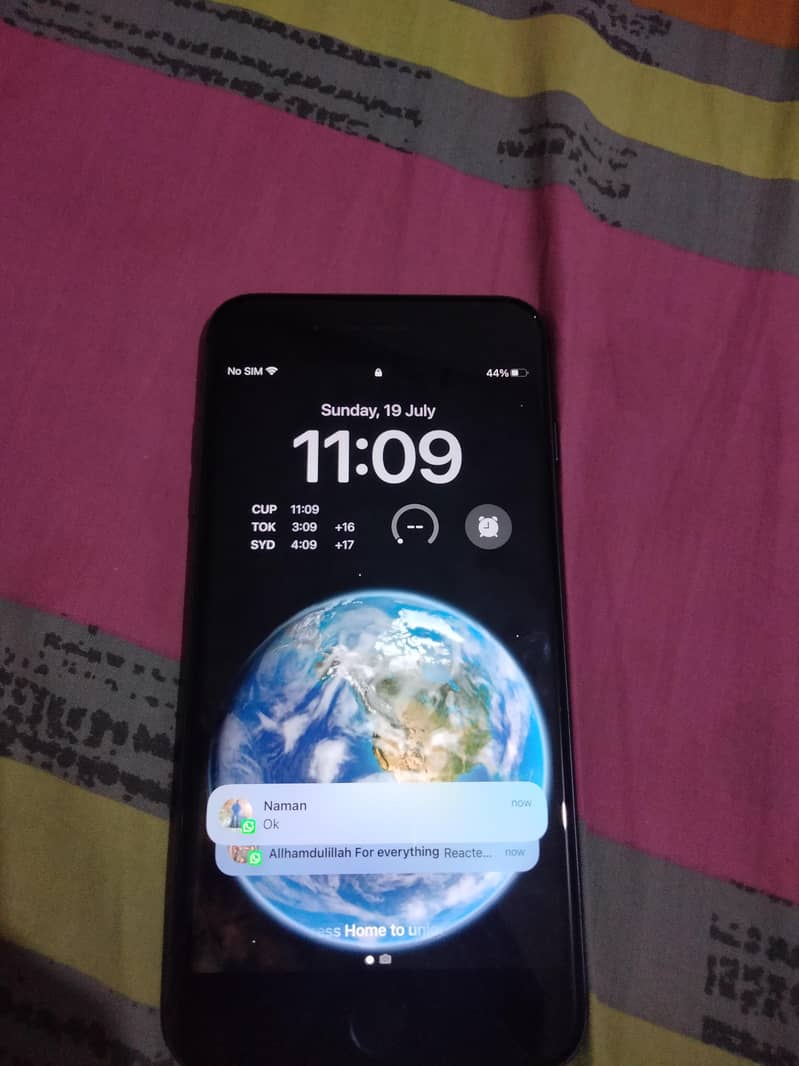 Apple iPhone 8 Plus 0