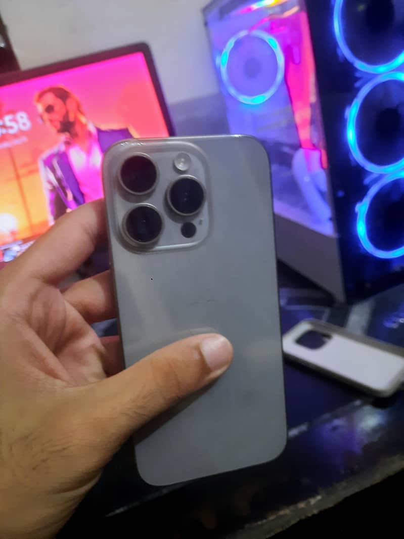 Apple iPhone 15 Pro 1