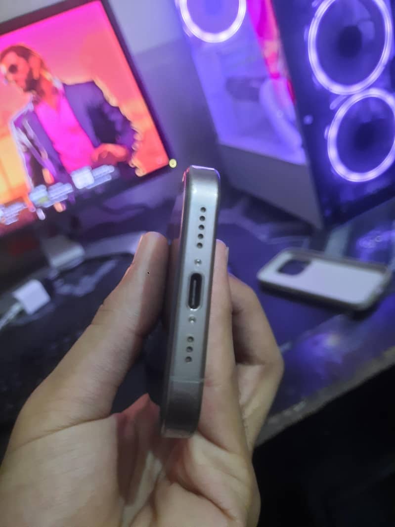Apple iPhone 15 Pro 2