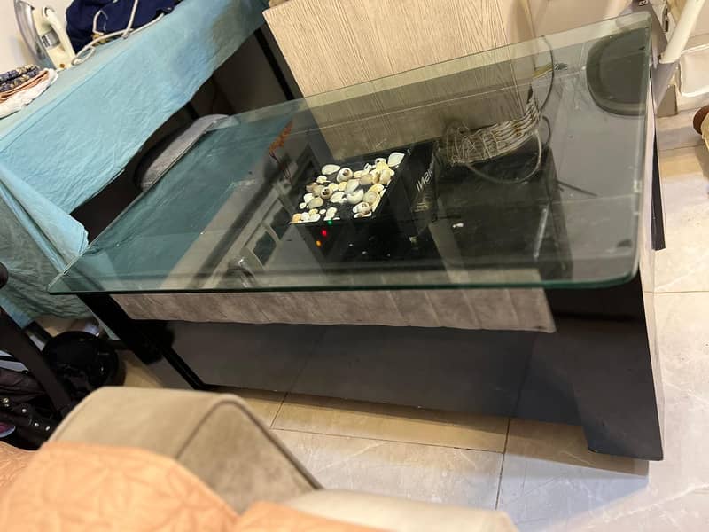Black table 0