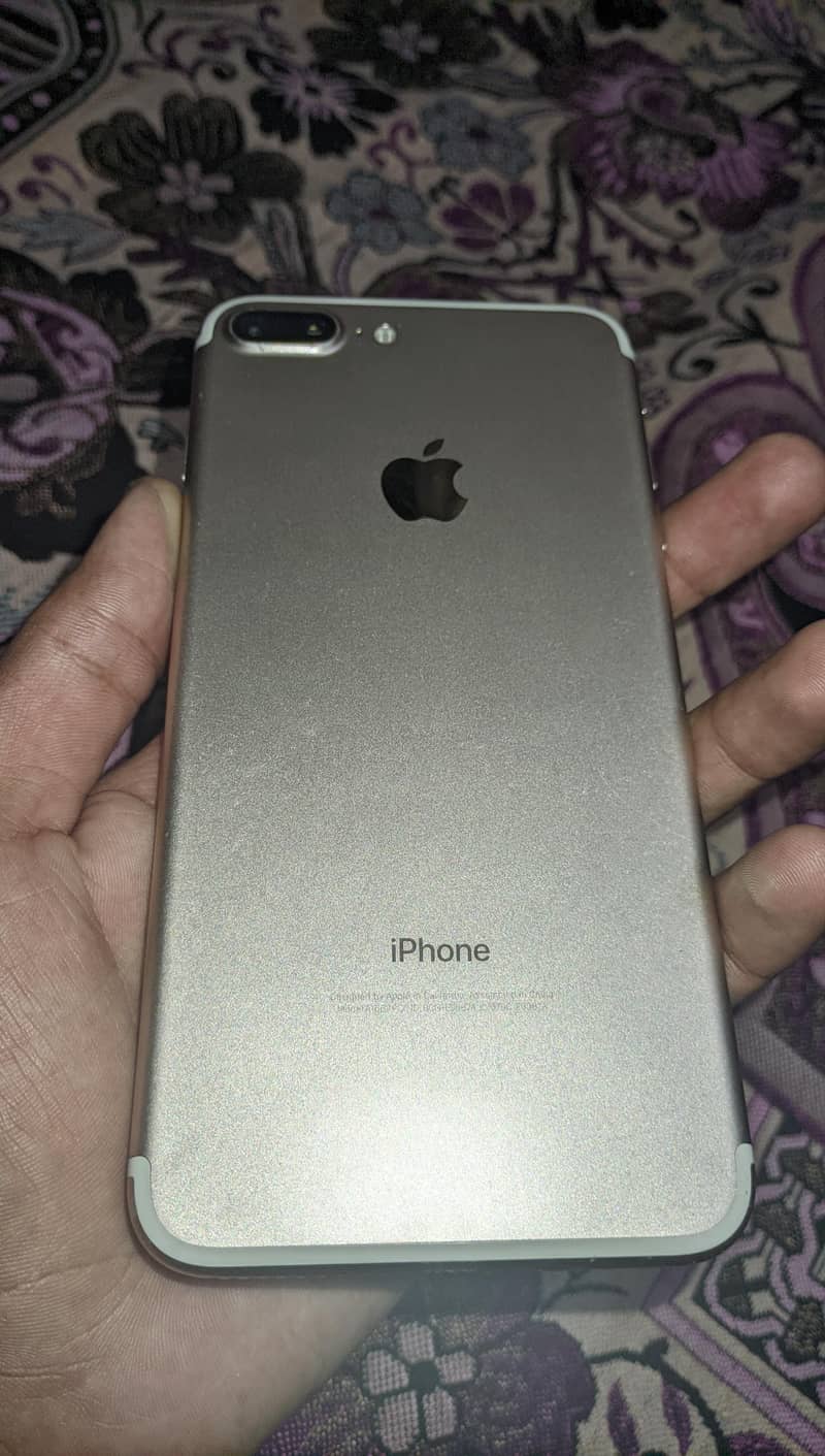 Apple iPhone 7 Plus 1
