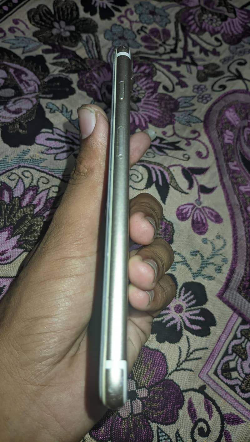 Apple iPhone 7 Plus 2