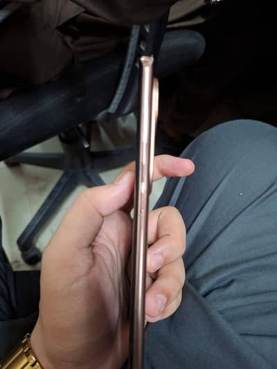 Vivo V40e with complete box