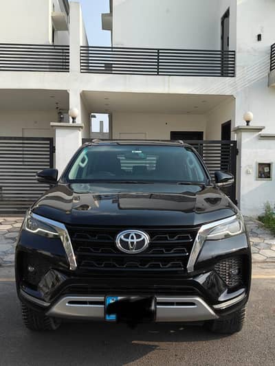 Toyota Fortuner V 2022