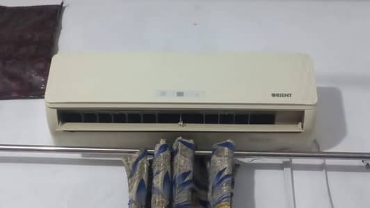 selling split 1.5 to non inverter AC 03111516794