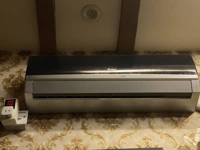 Gree G10 inverter 1.5 ton Ac.