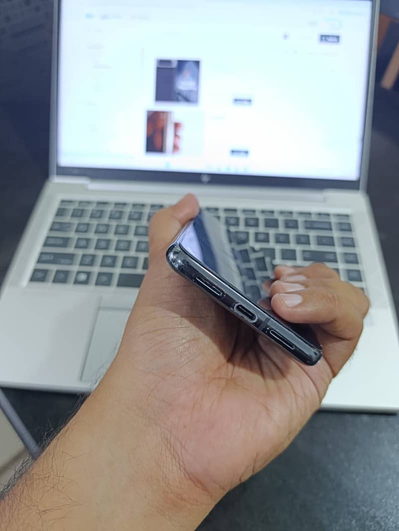 Google Pixel 8 Pro | Screen Broken 1