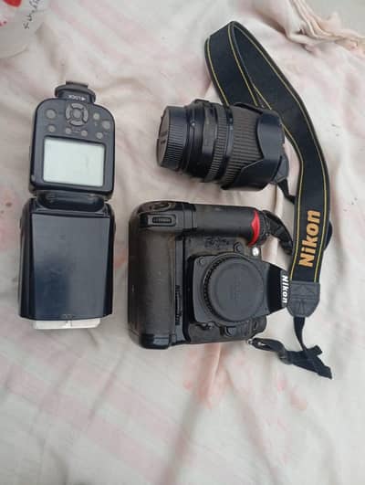 NIKON D7000