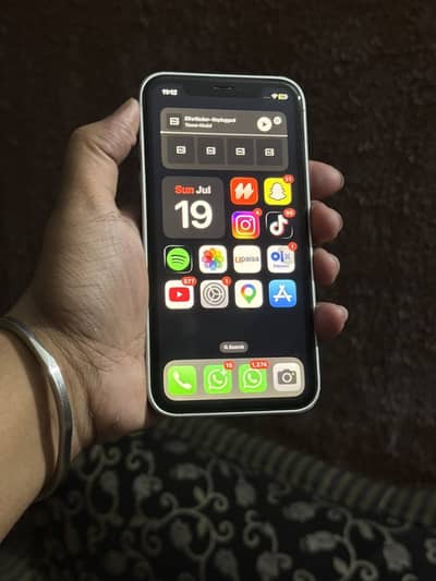 Iphone xr orignal pulled out panel in fresh condition