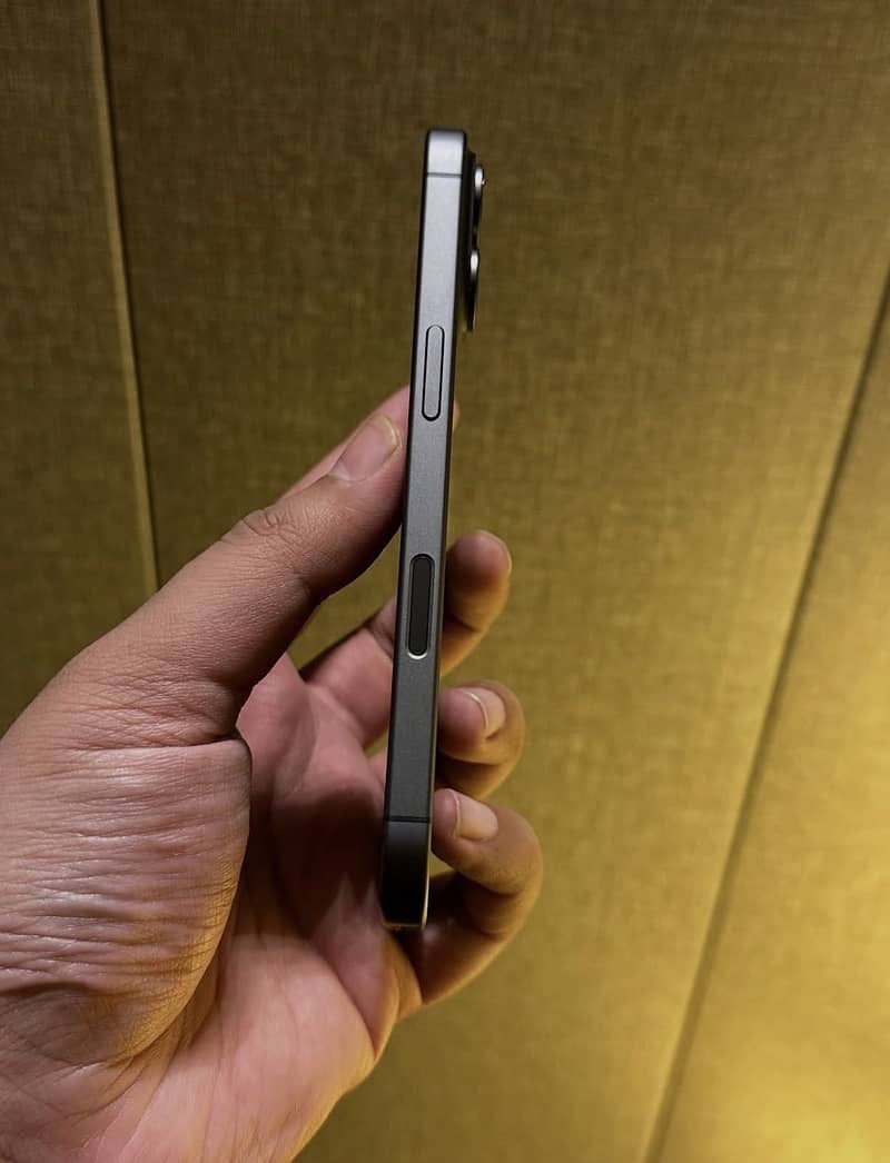 Apple iPhone 17 3