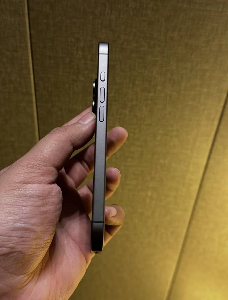 Apple iPhone 17 4