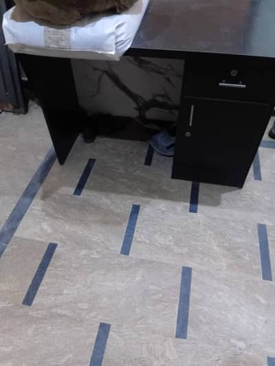 Office table