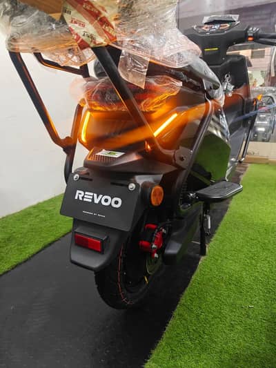 Revoo C35 / Electric Scooty/ Bike / Crown / metro / scooter /