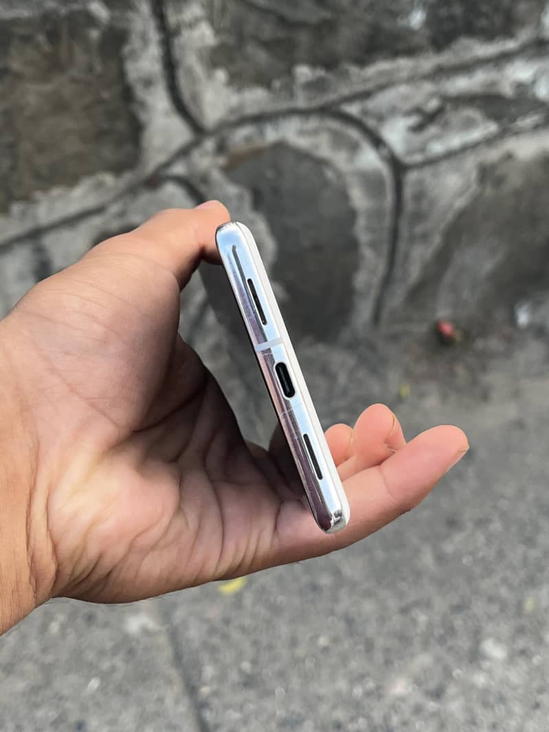 GOOGLE PIXEL 7 pro 8