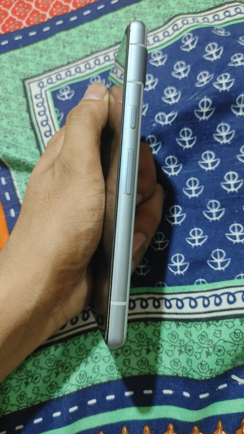 Google Pixel 7a 2