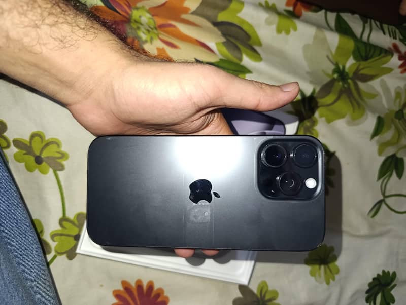 iPhone 16 Pro Max 2