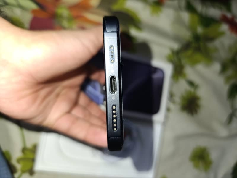 iPhone 16 Pro Max 3