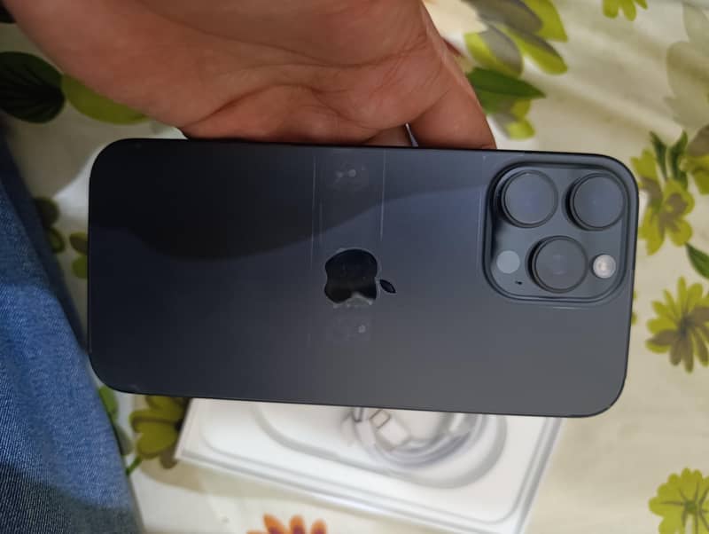 iPhone 16 Pro Max 6