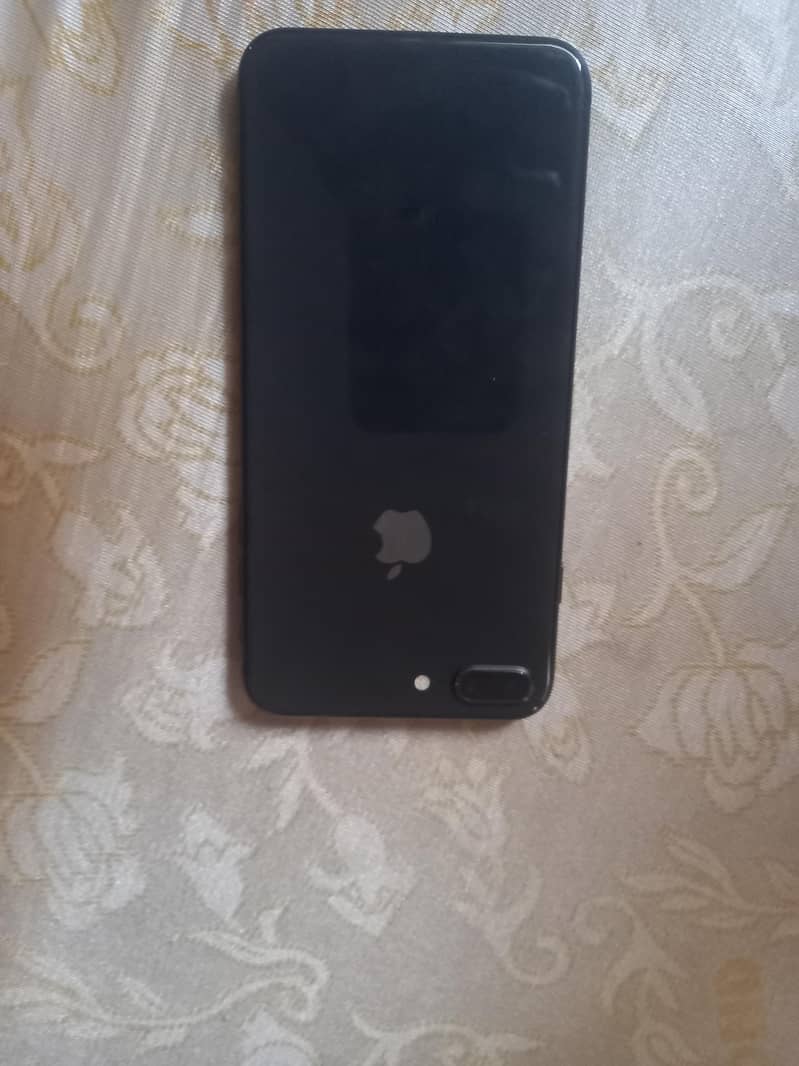 Apple iPhone 8 Plus 11