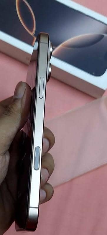 Apple iPhone 16 Pro Max 1