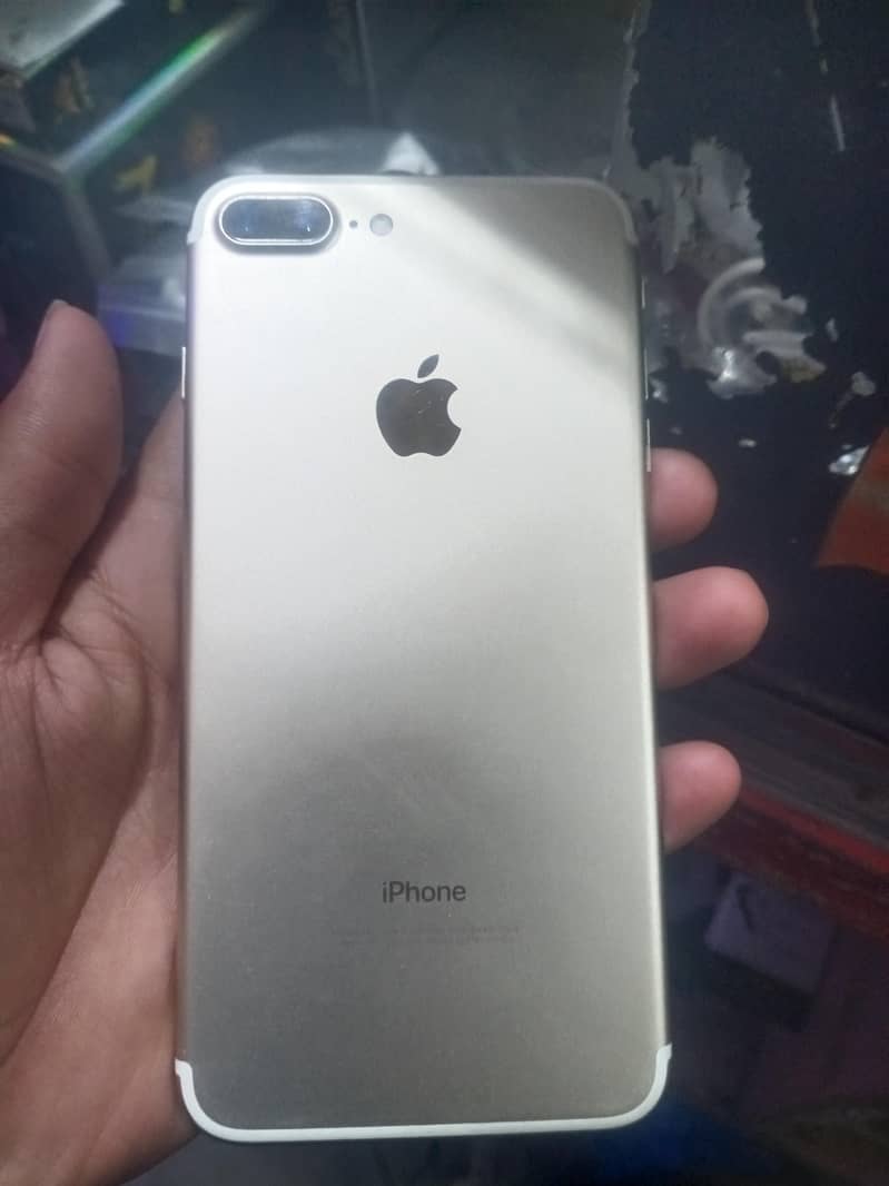 Apple iPhone 7 Plus 1