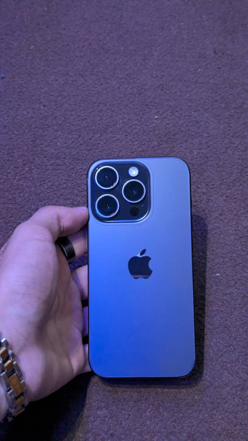 Apple iPhone 15 Pro 0