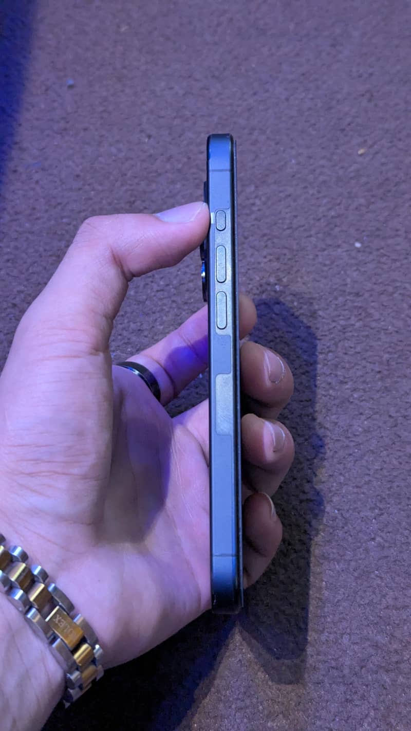 Apple iPhone 15 Pro 1